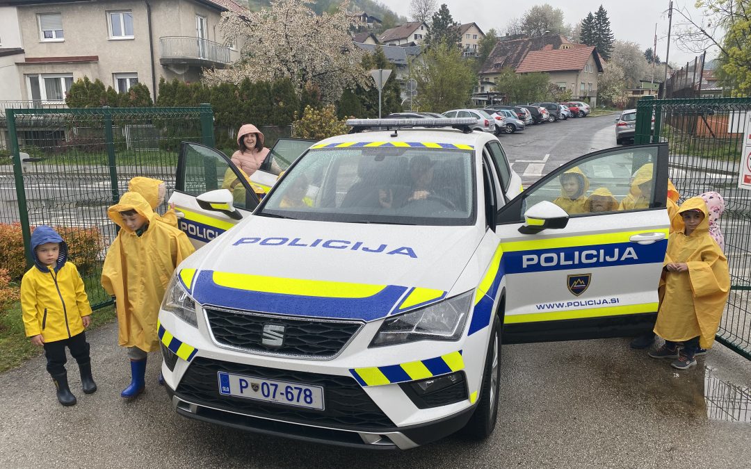 Obisk policistov v enoti Košaki